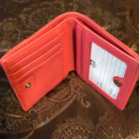 Pink coach wallet - Picture 3 of 3